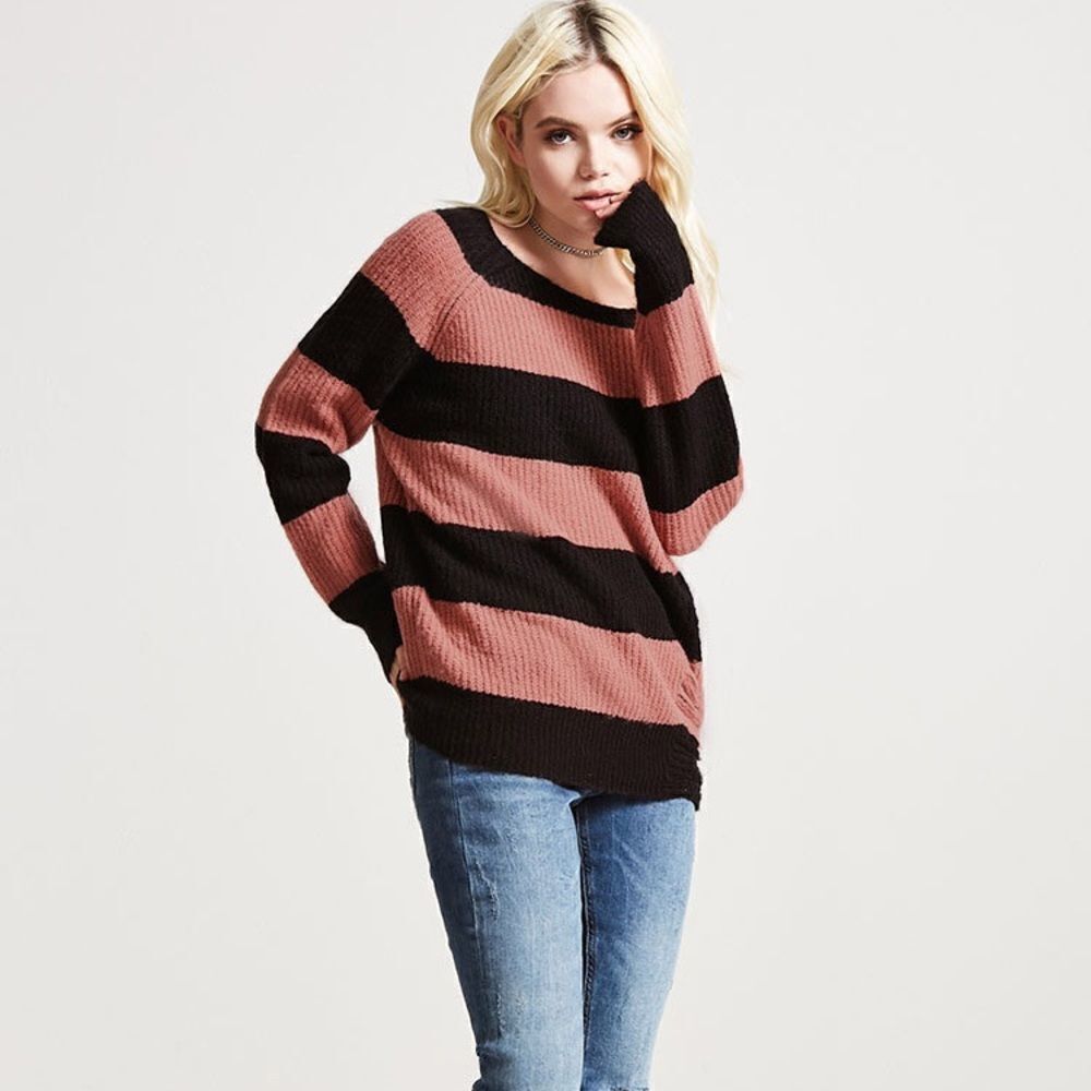 ✨Forever21 Striped Crew Neck Sweater✨